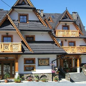 Pensjonat&Restauracja-Pizzeria Zbójecki Dwór - 15 minut pieszo do term, tel 604-865-566